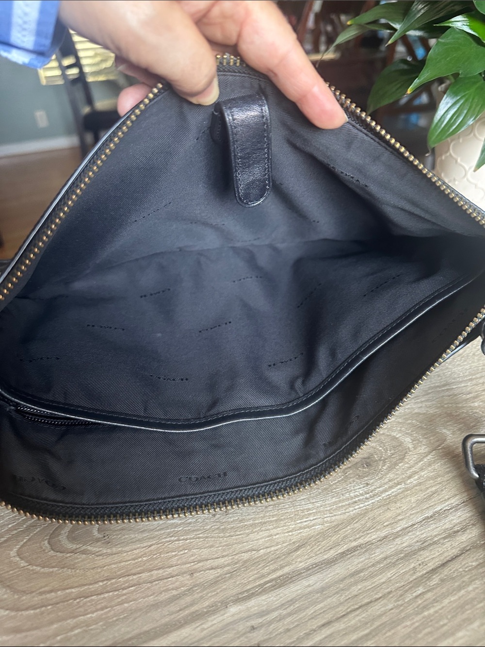 Coach Black Pebbled Leather Messenger Crossbody - Picture 4 of 10
